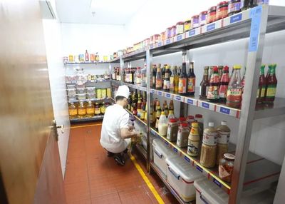 全民關(guān)注的大型餐飲單位后廚來了…